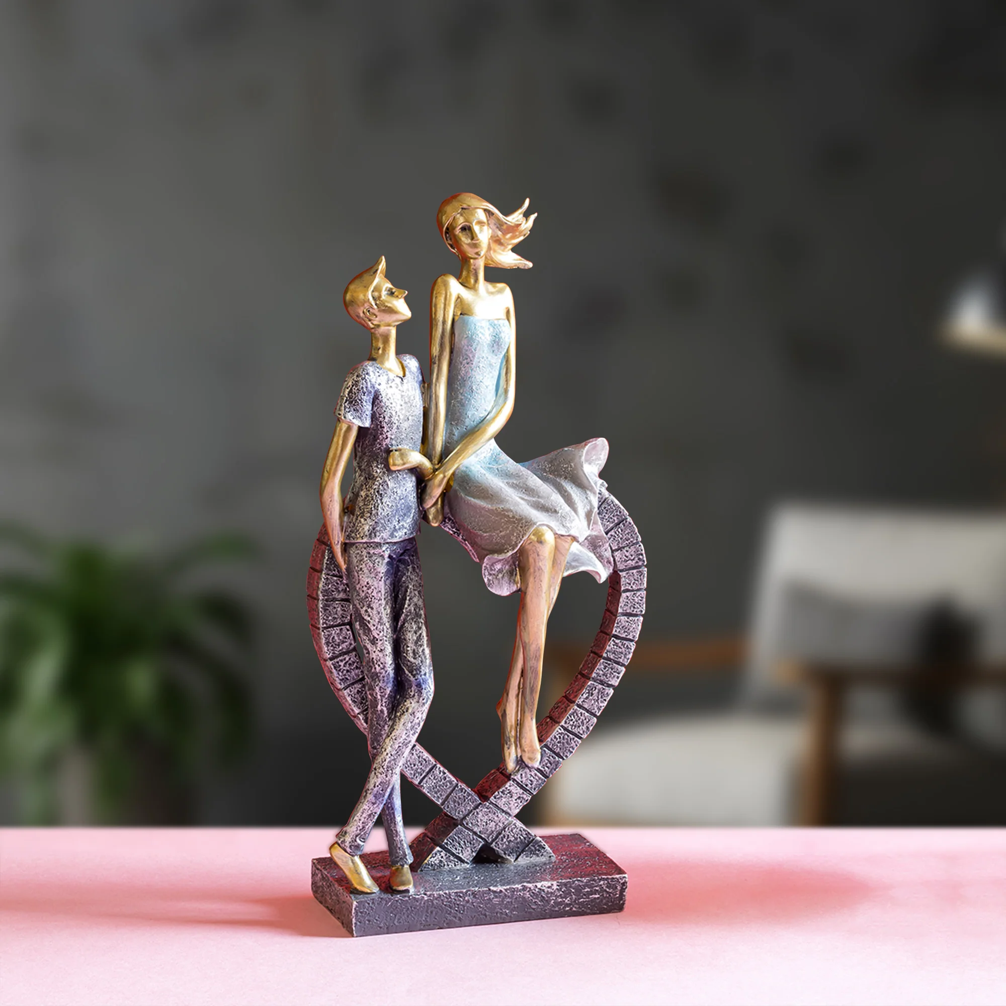 Couple Resin Showpiece Represents Love and Harmony - Image 4