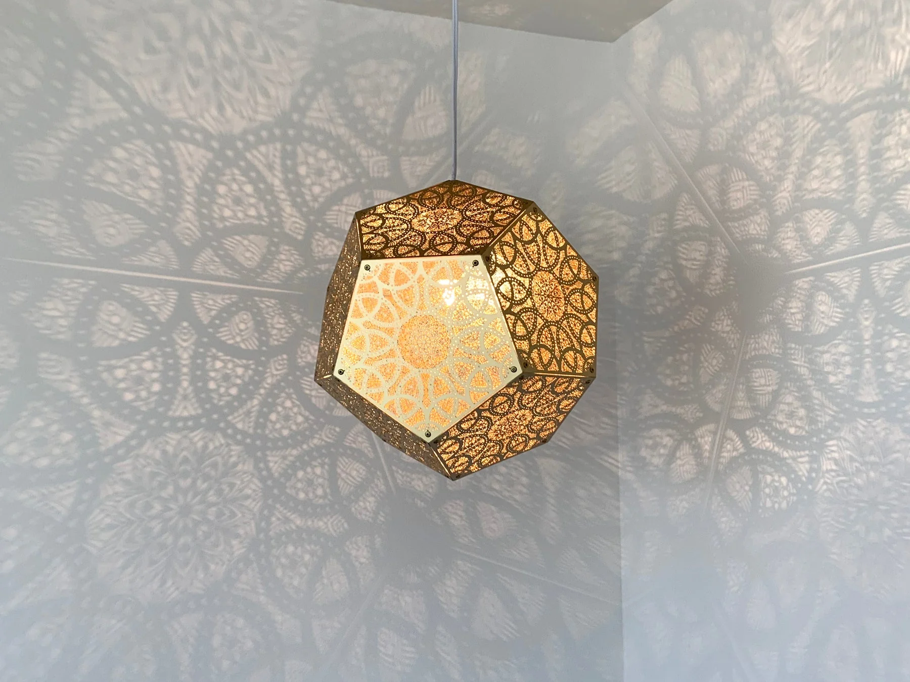 Designer Shadow Casting Pendant Lamp - Image 11
