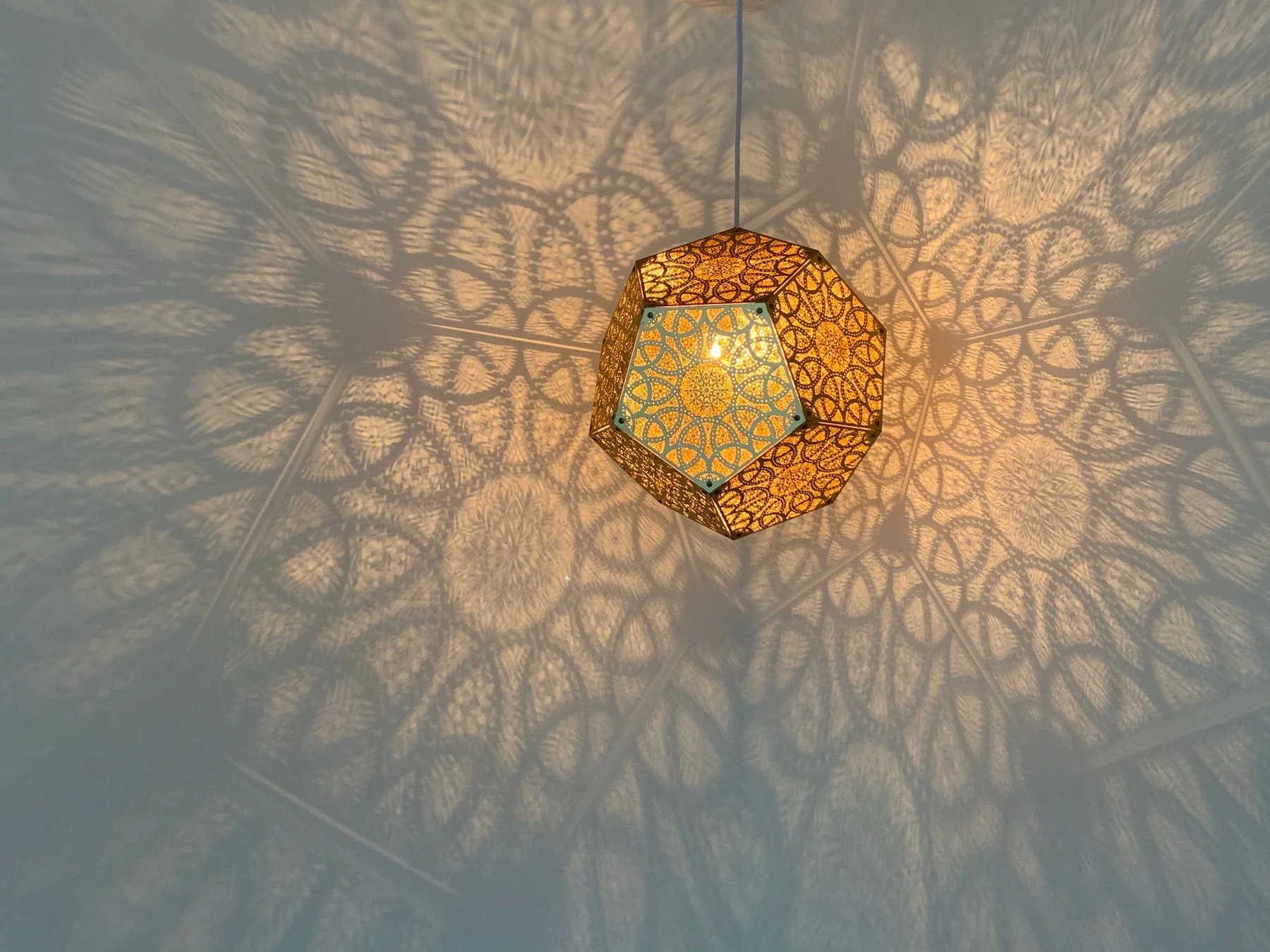 Designer Shadow Casting Pendant Lamp - Image 12
