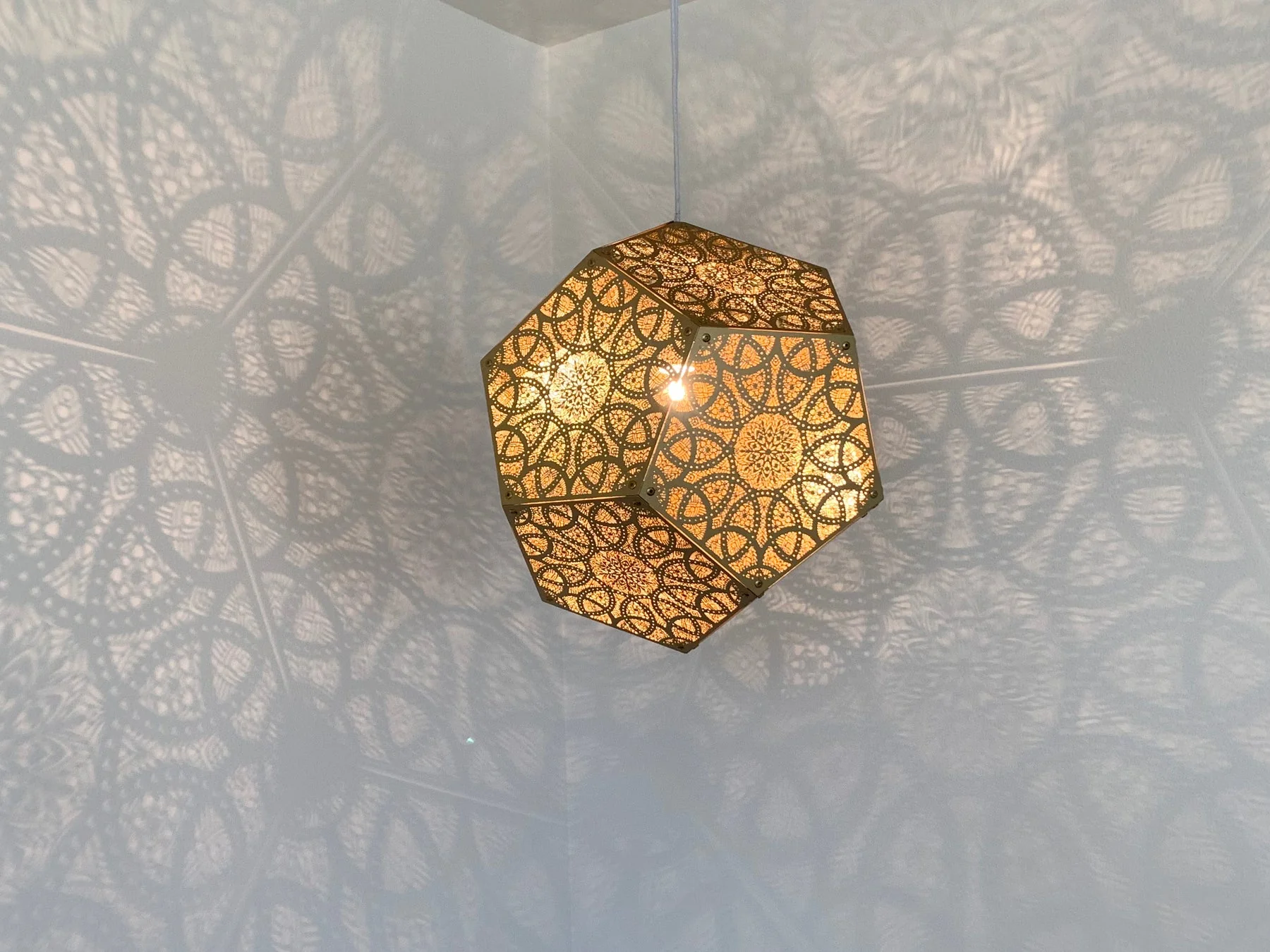Designer Shadow Casting Pendant Lamp - Image 13