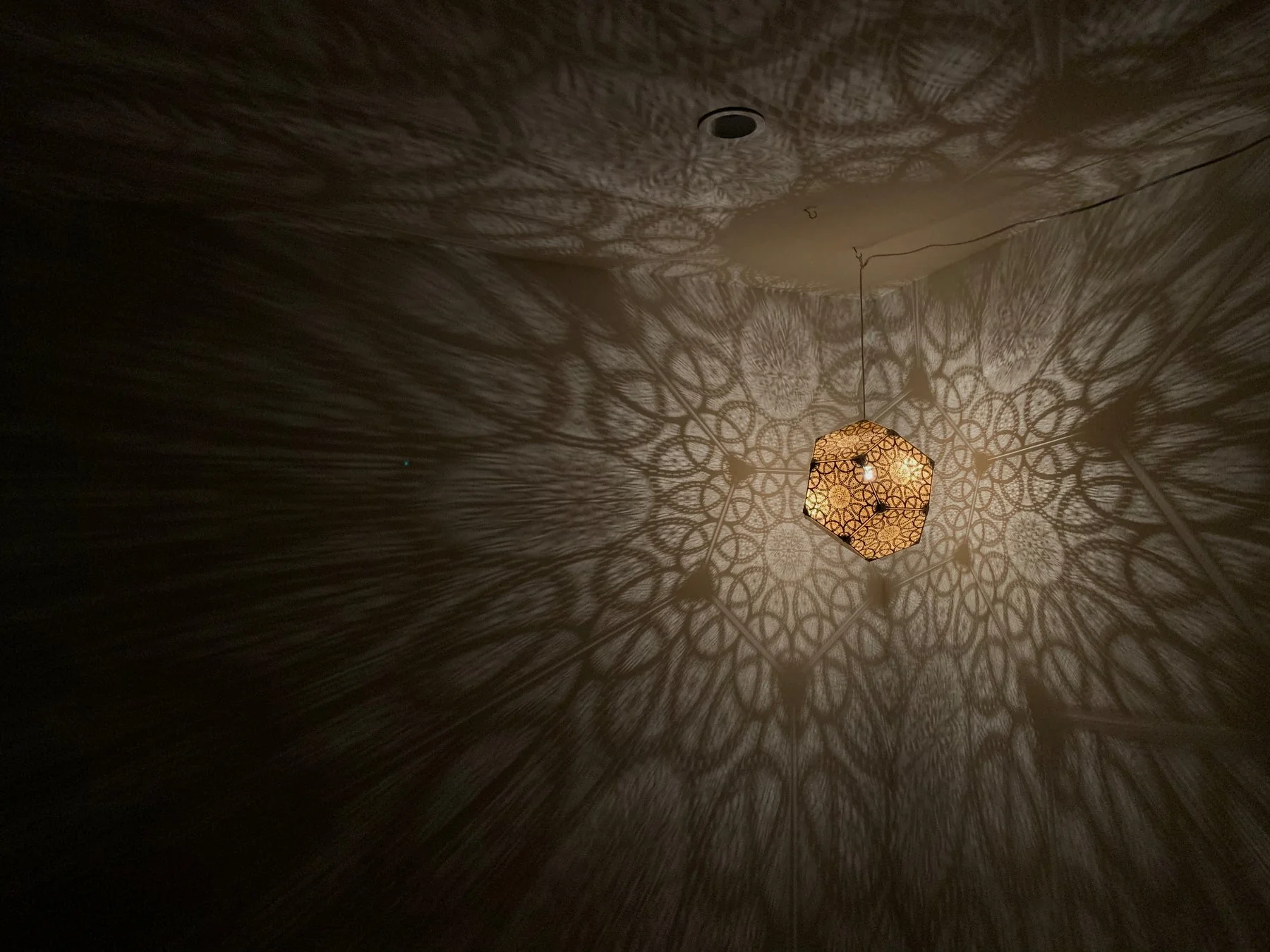 Designer Shadow Casting Pendant Lamp - Image 21