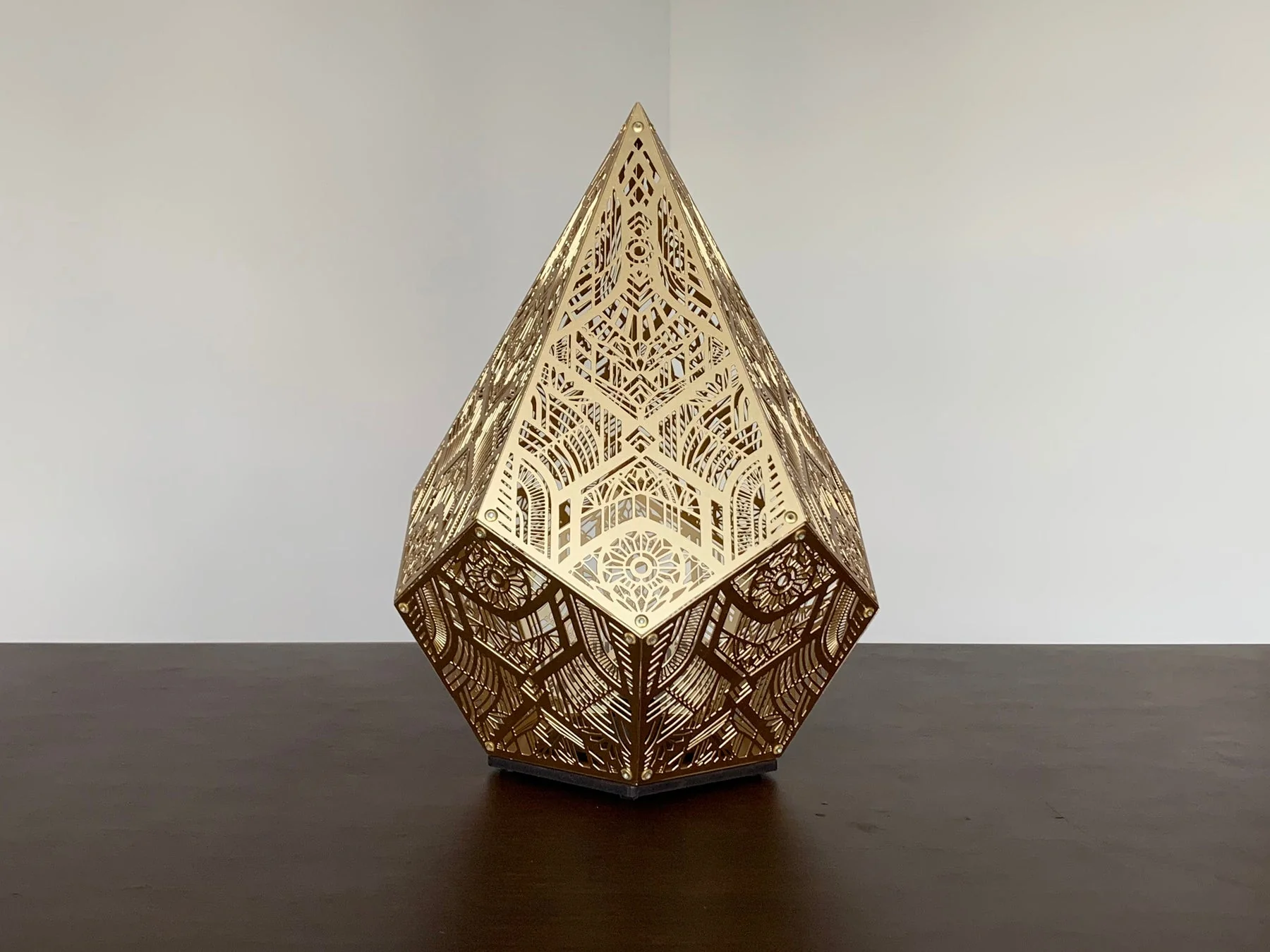 Golden Pointed Decorative Table Light