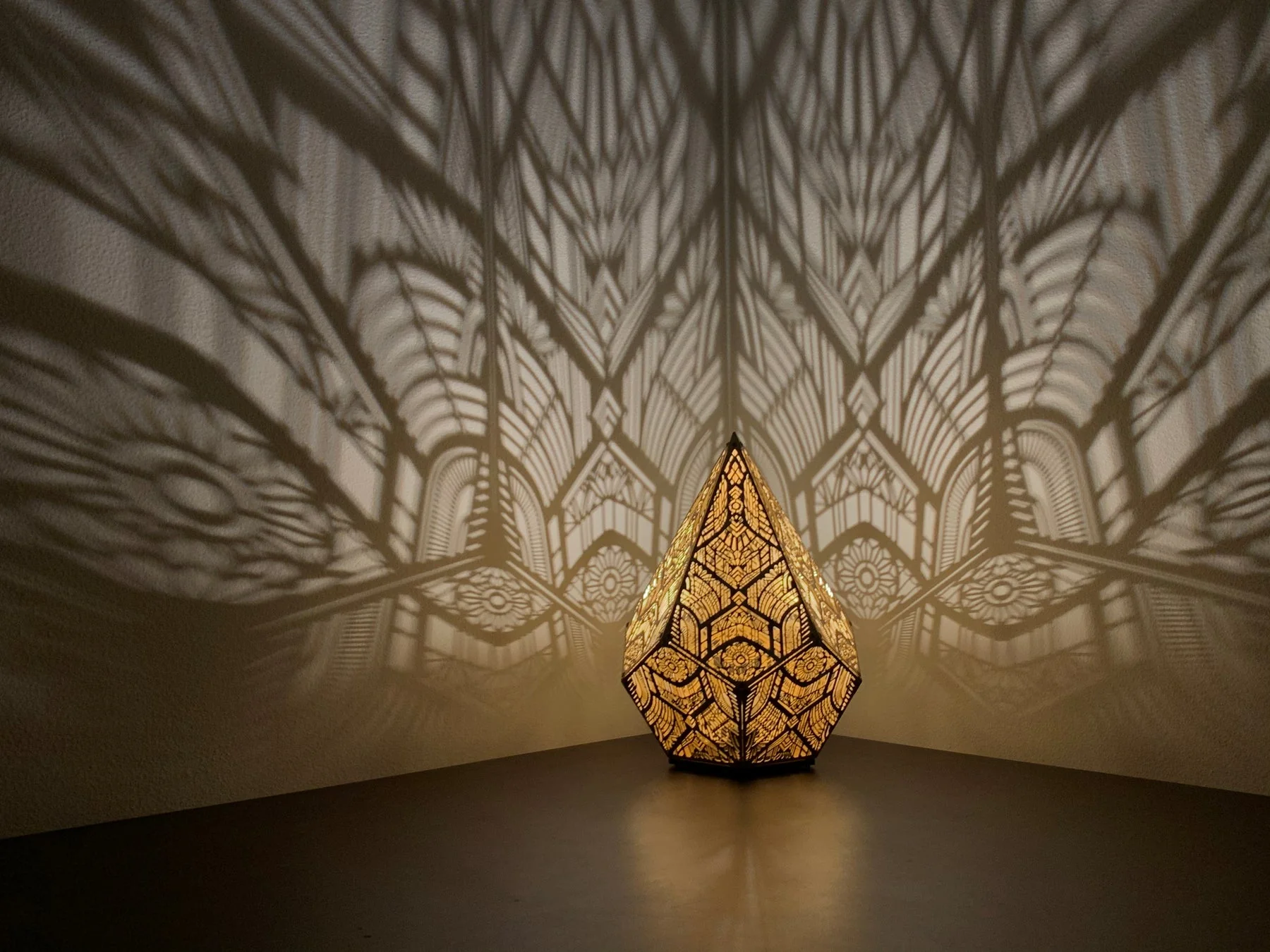 Golden Pointed Decorative Table Light - Image 10