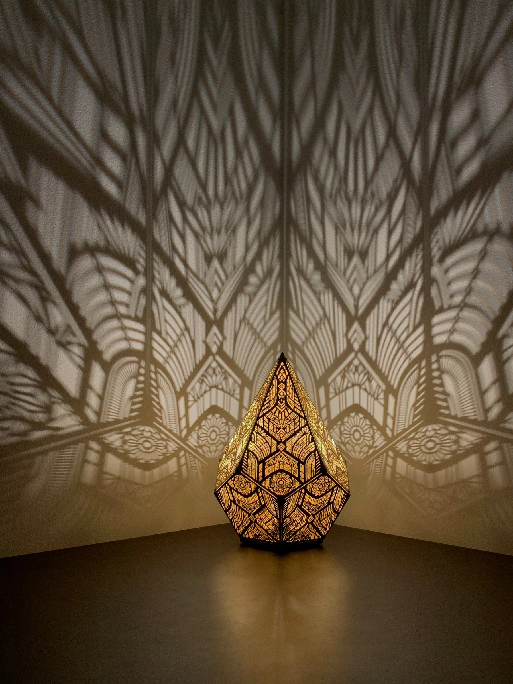 Golden Pointed Decorative Table Light - Image 11