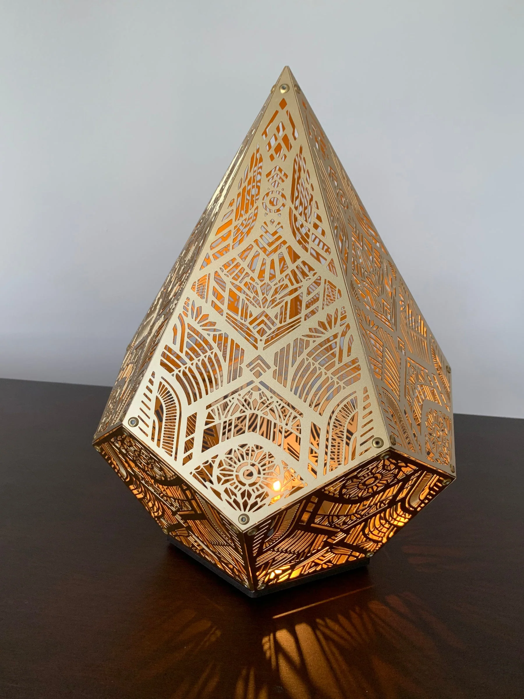 Golden Pointed Decorative Table Light - Image 12
