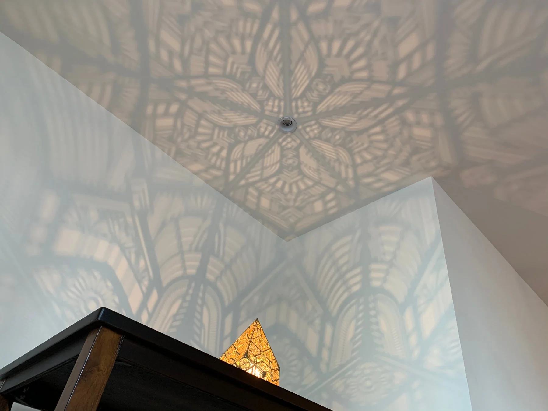 Golden Pointed Decorative Table Light - Image 3