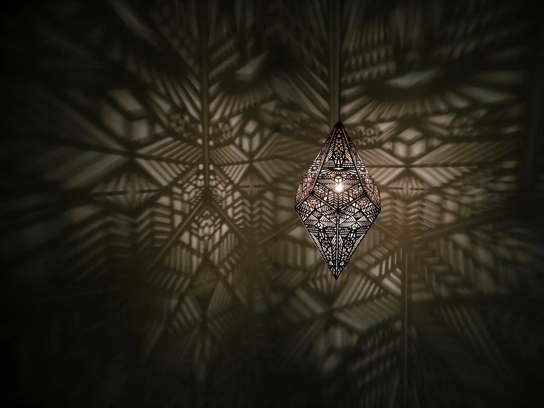 Golden Shadow Casting Hanging Lamp - Image 4
