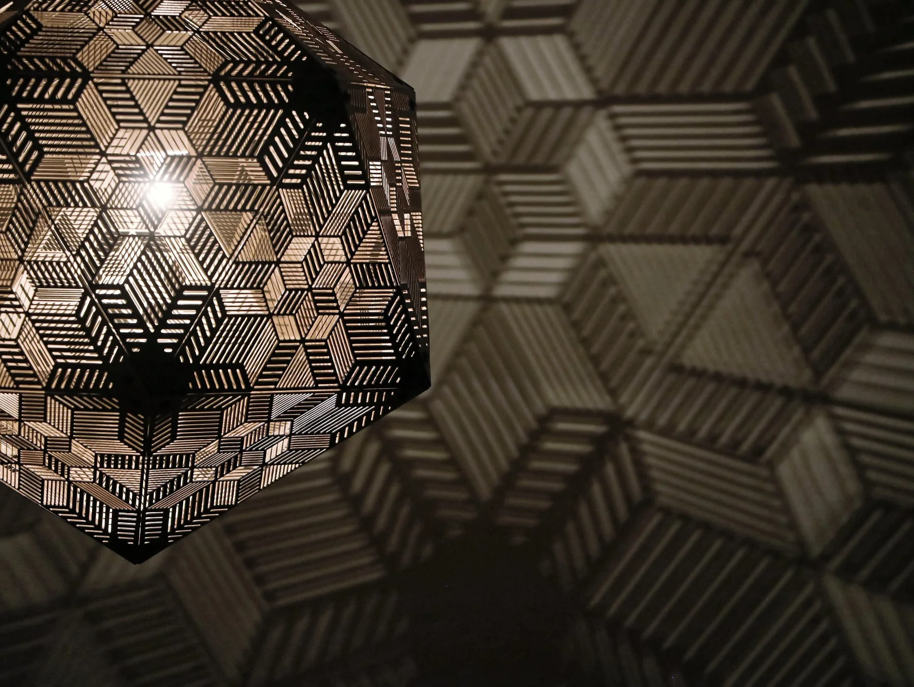 Laser-Cut Hanging Shadow Lamp - Image 4