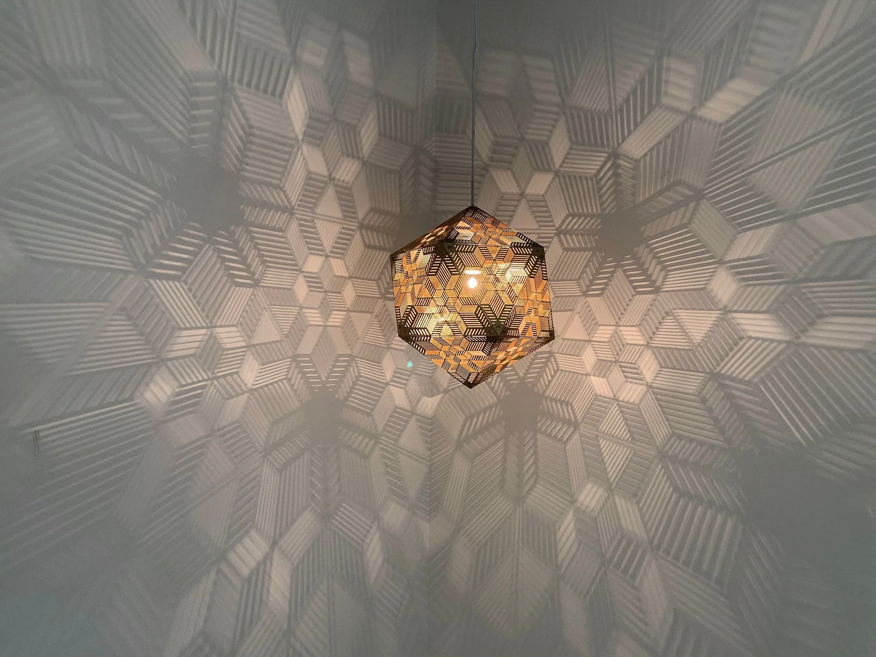 Laser-Cut Hanging Shadow Lamp - Image 7