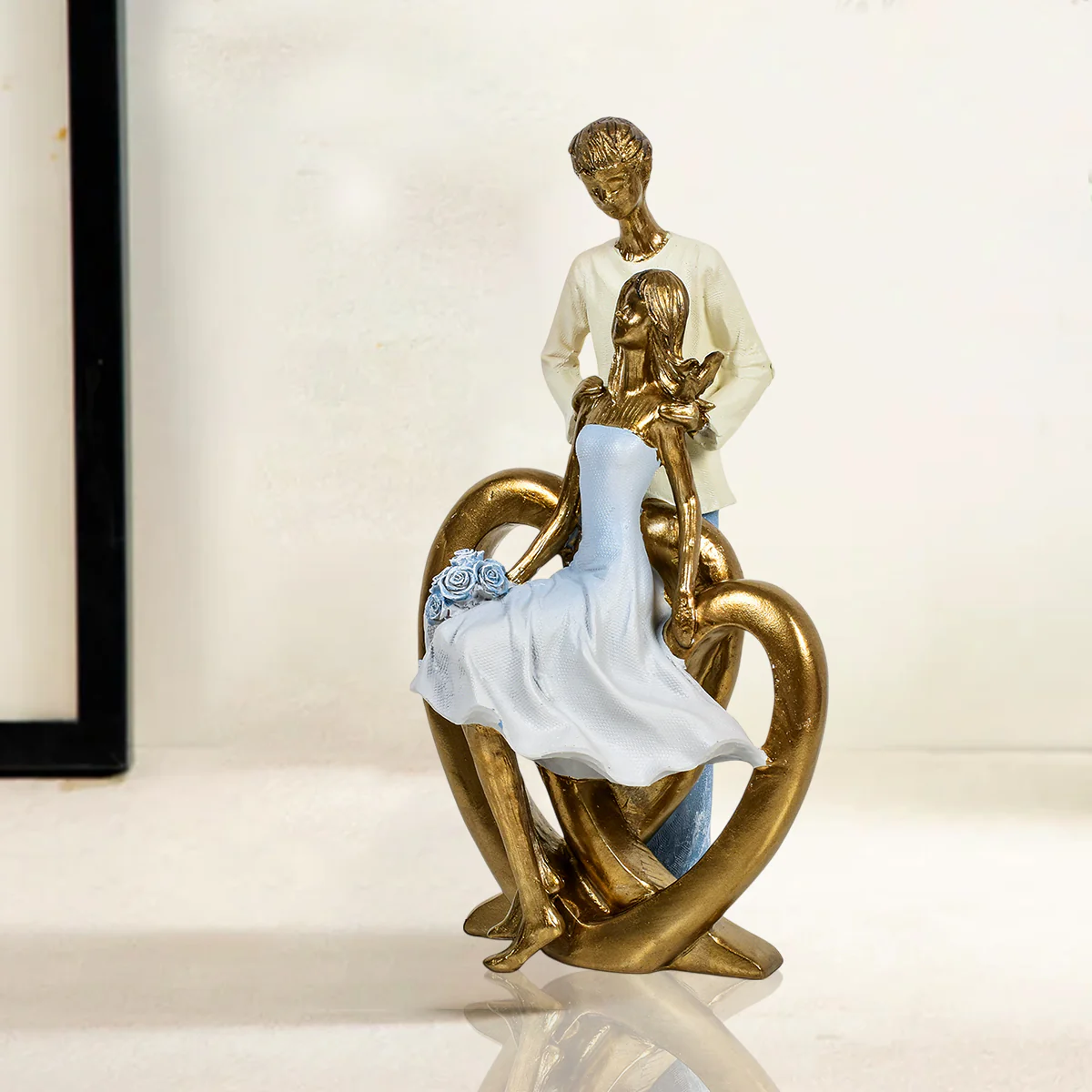 Love In The Air Couple Decorative Showpieces - Image 3