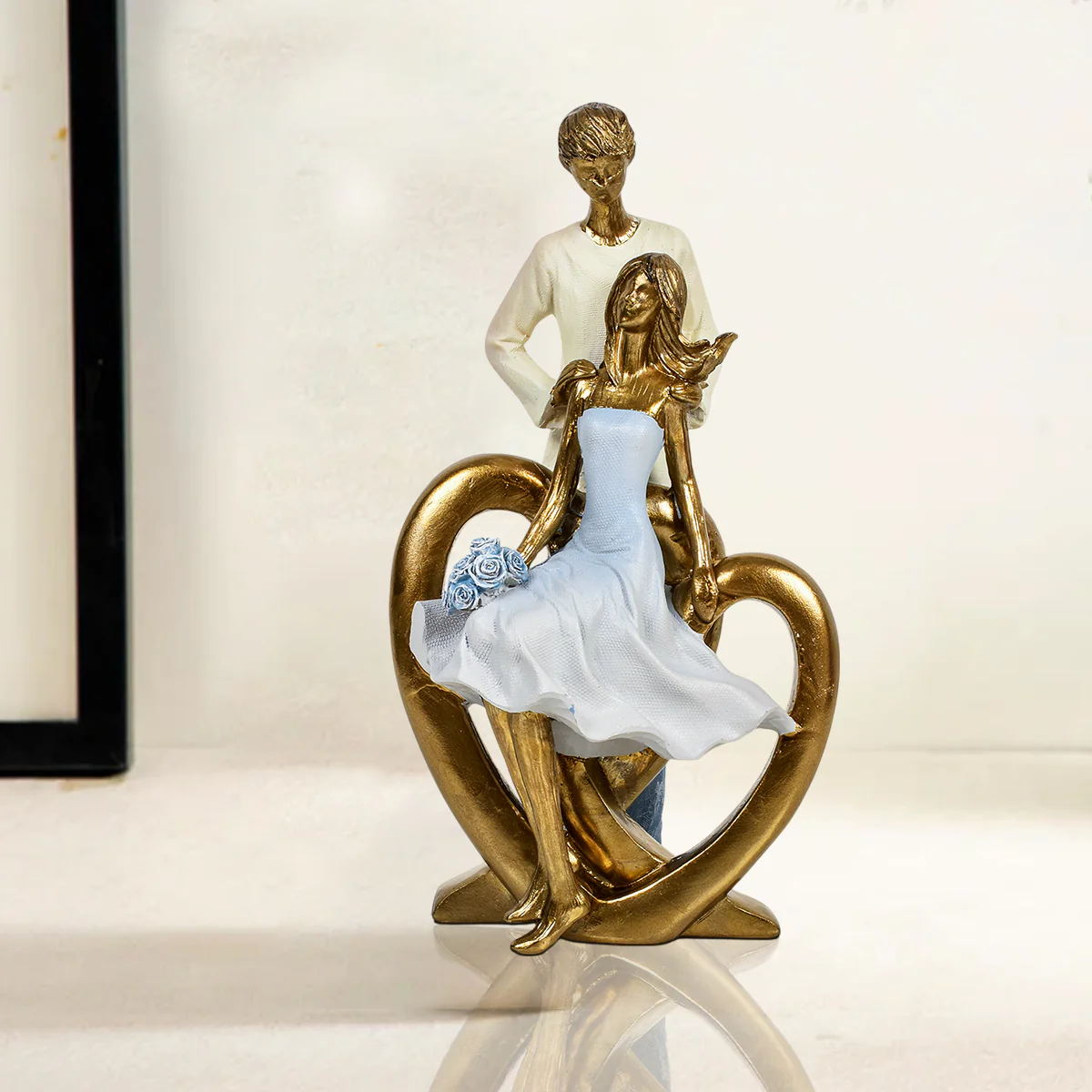 Love In The Air Couple Decorative Showpieces - Image 4