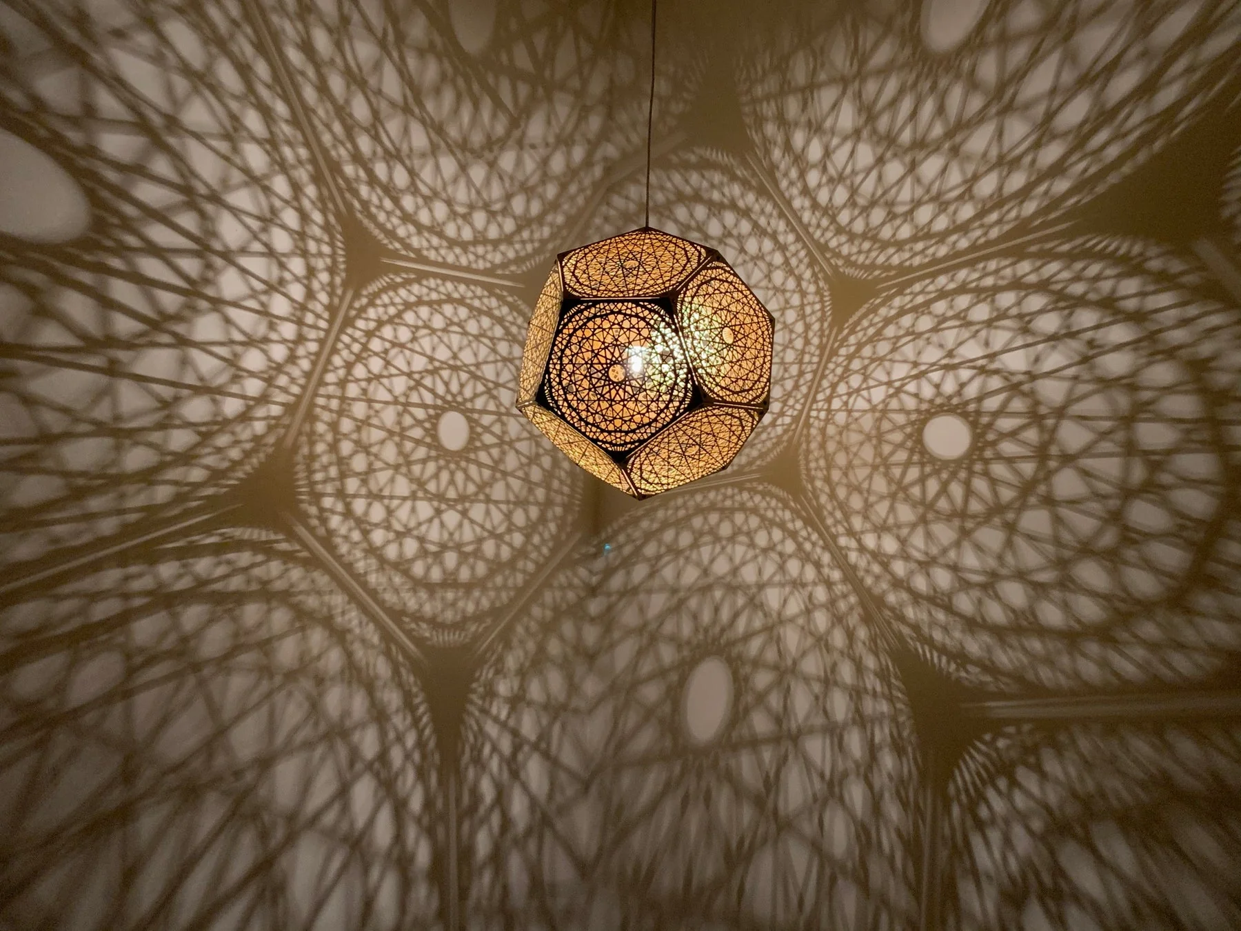 Luxury Laser-Cut Hanging Lamp - Image 3