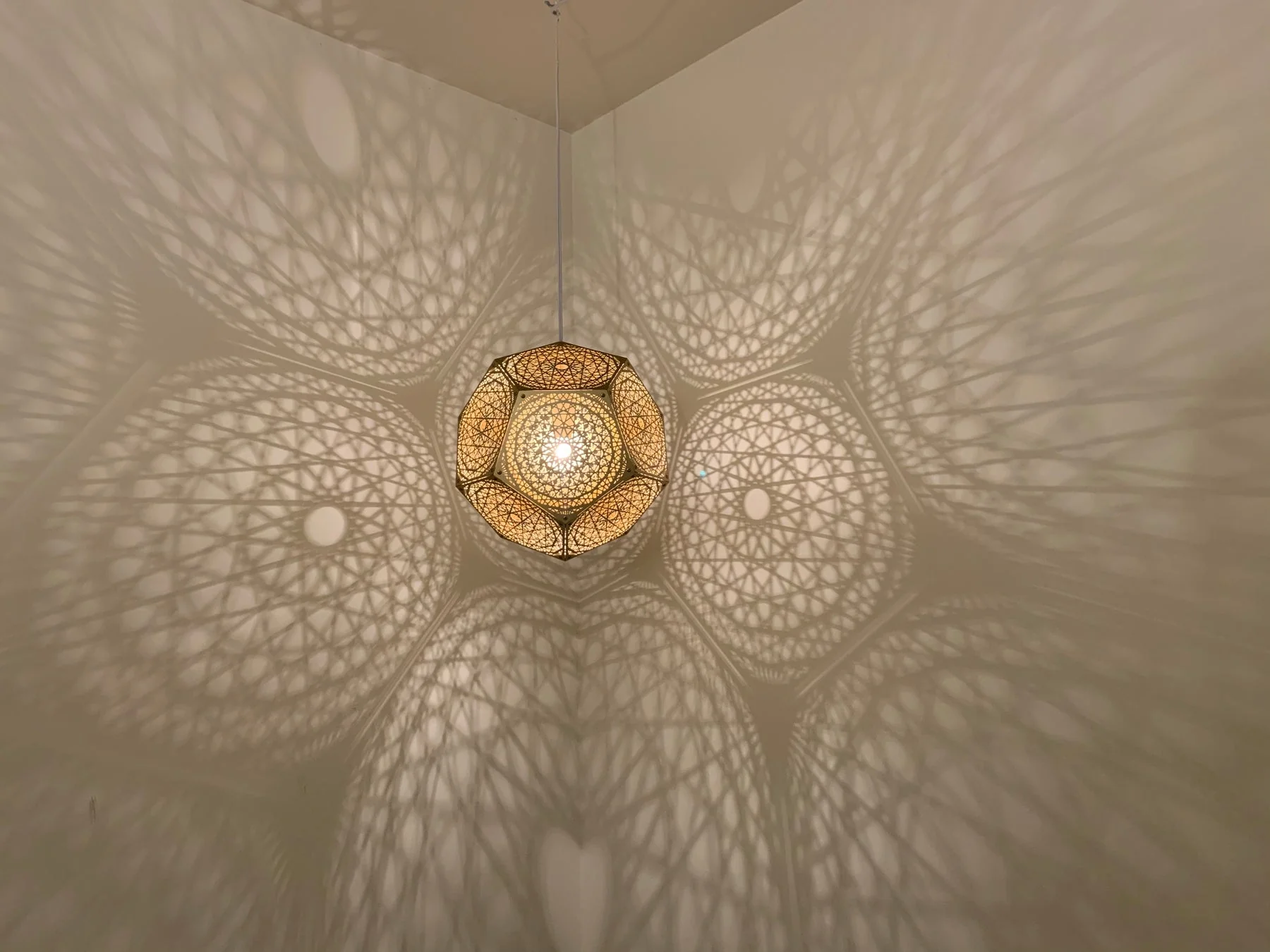 Luxury Laser-Cut Hanging Lamp - Image 6