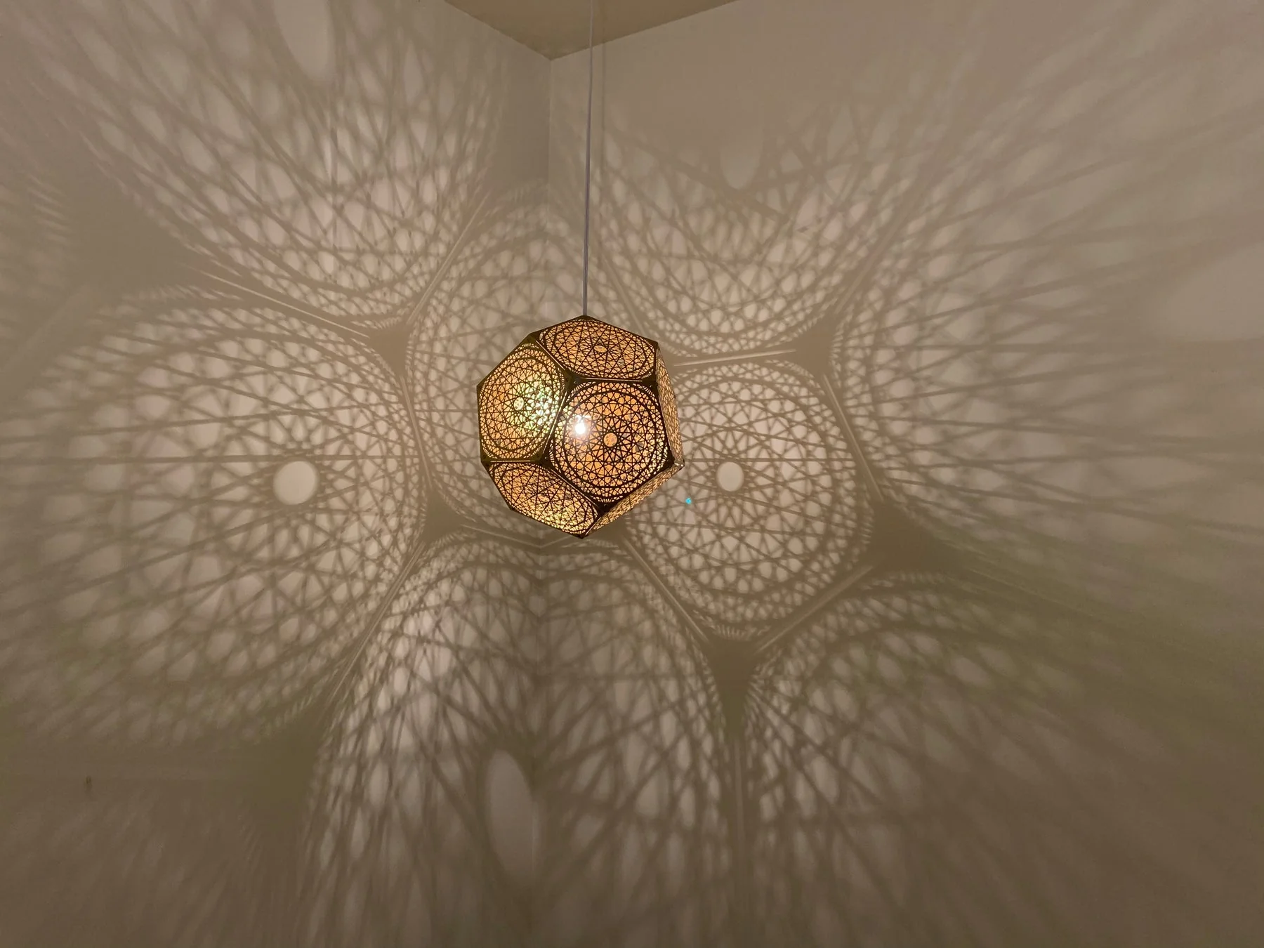 Luxury Laser-Cut Hanging Lamp - Image 7