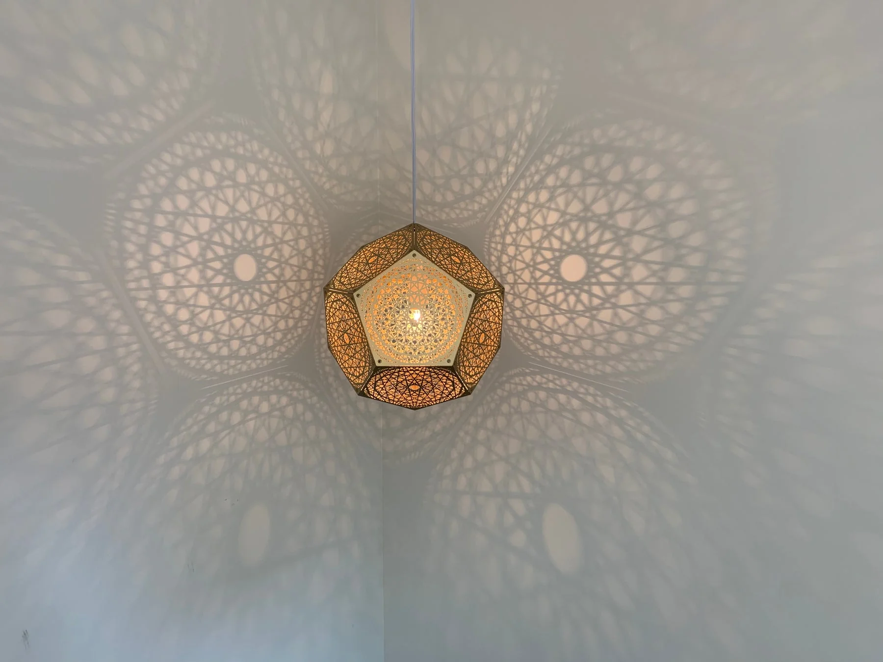 Luxury Laser-Cut Hanging Lamp - Image 8