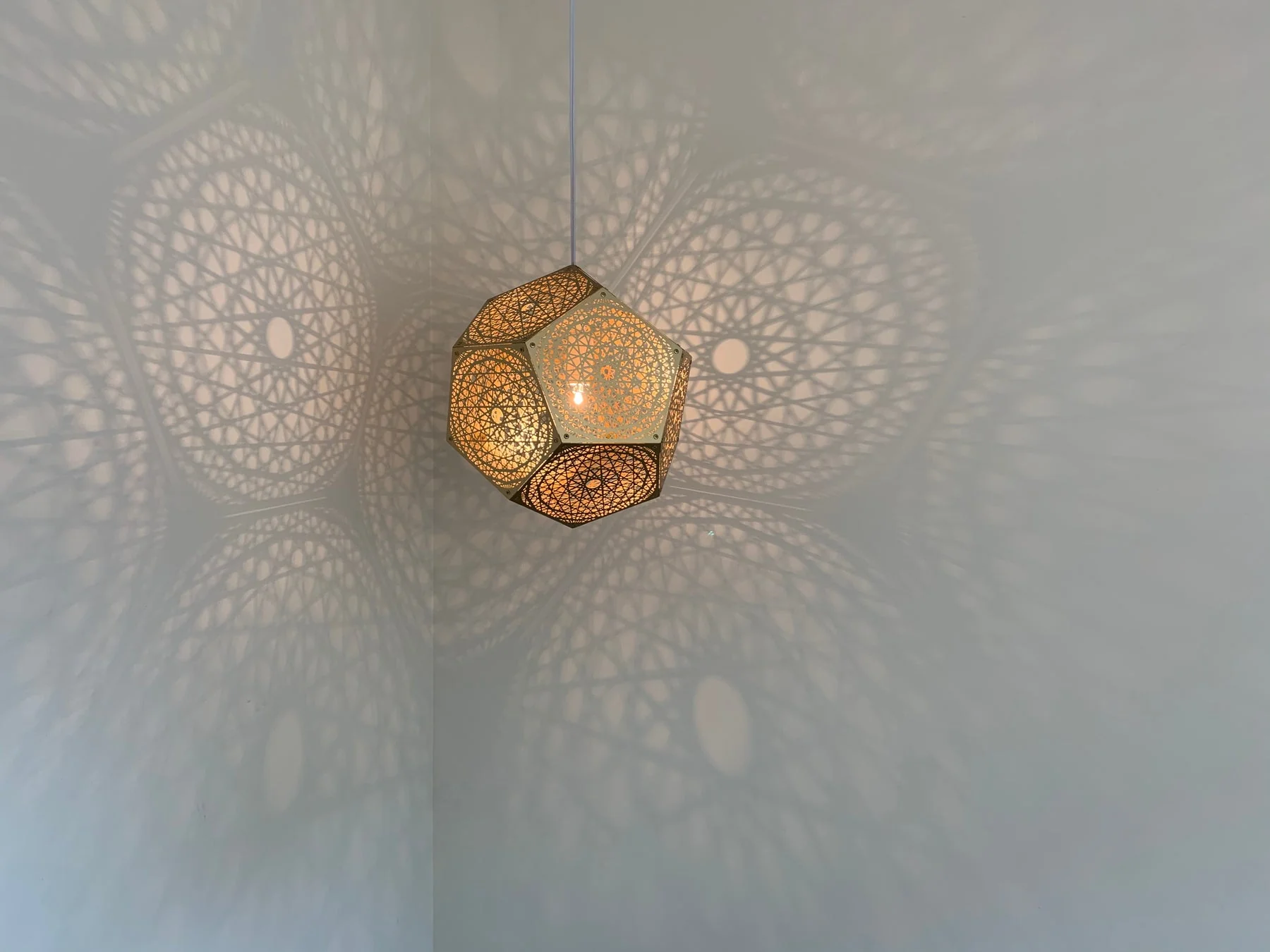 Luxury Laser-Cut Hanging Lamp - Image 9