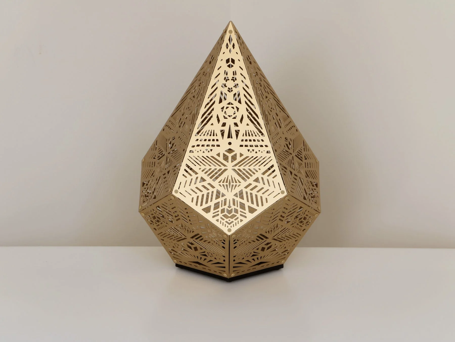 Modern Shadow Pattern Table Light - Image 11