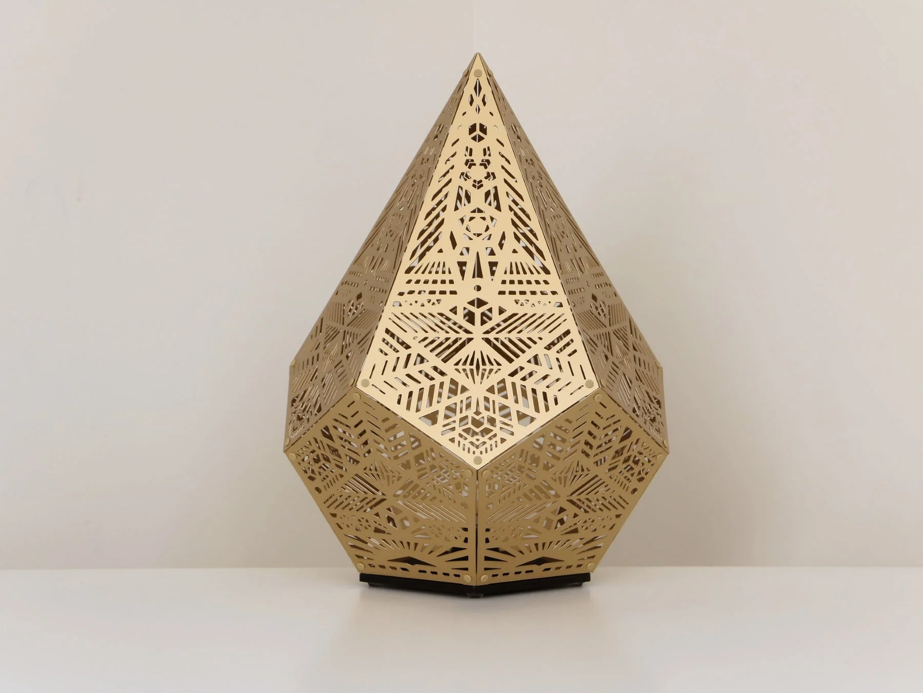 Modern Shadow Pattern Table Light - Image 12