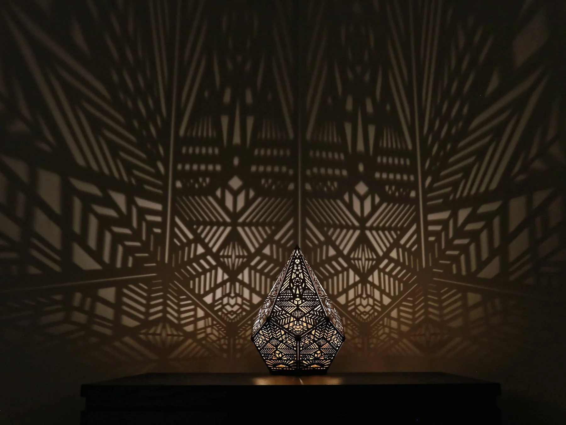 Modern Shadow Pattern Table Light - Image 13