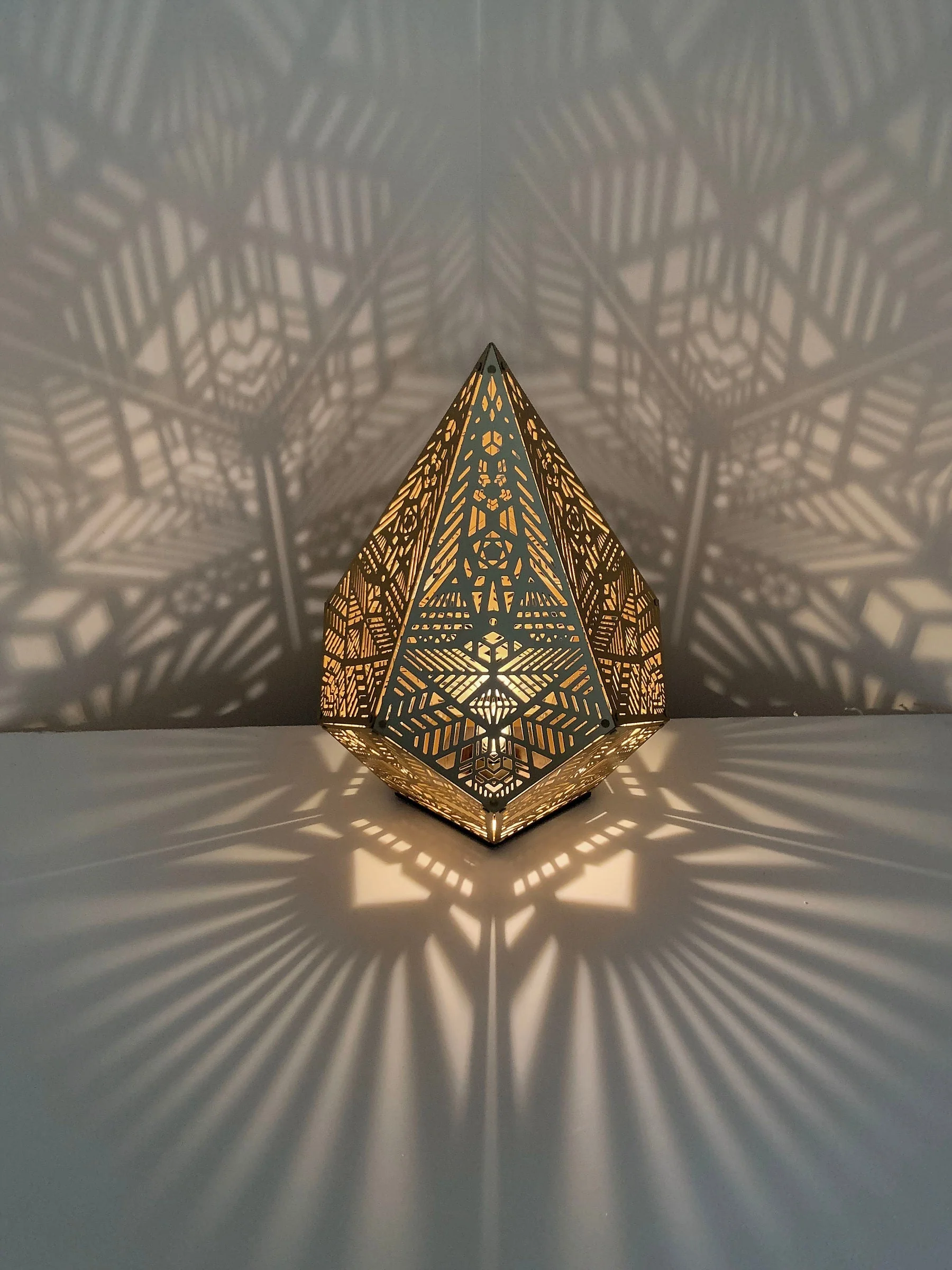 Modern Shadow Pattern Table Light - Image 3