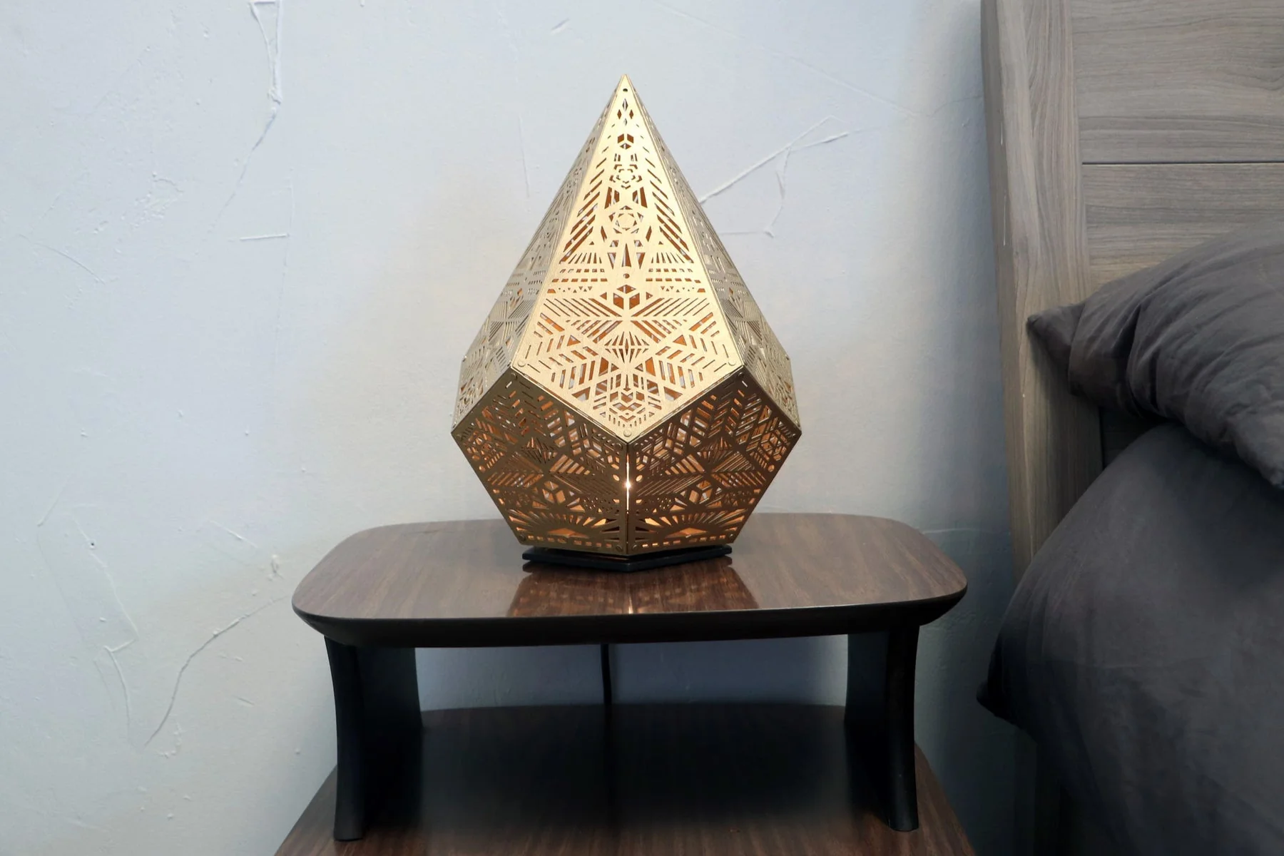 Modern Shadow Pattern Table Light - Image 9