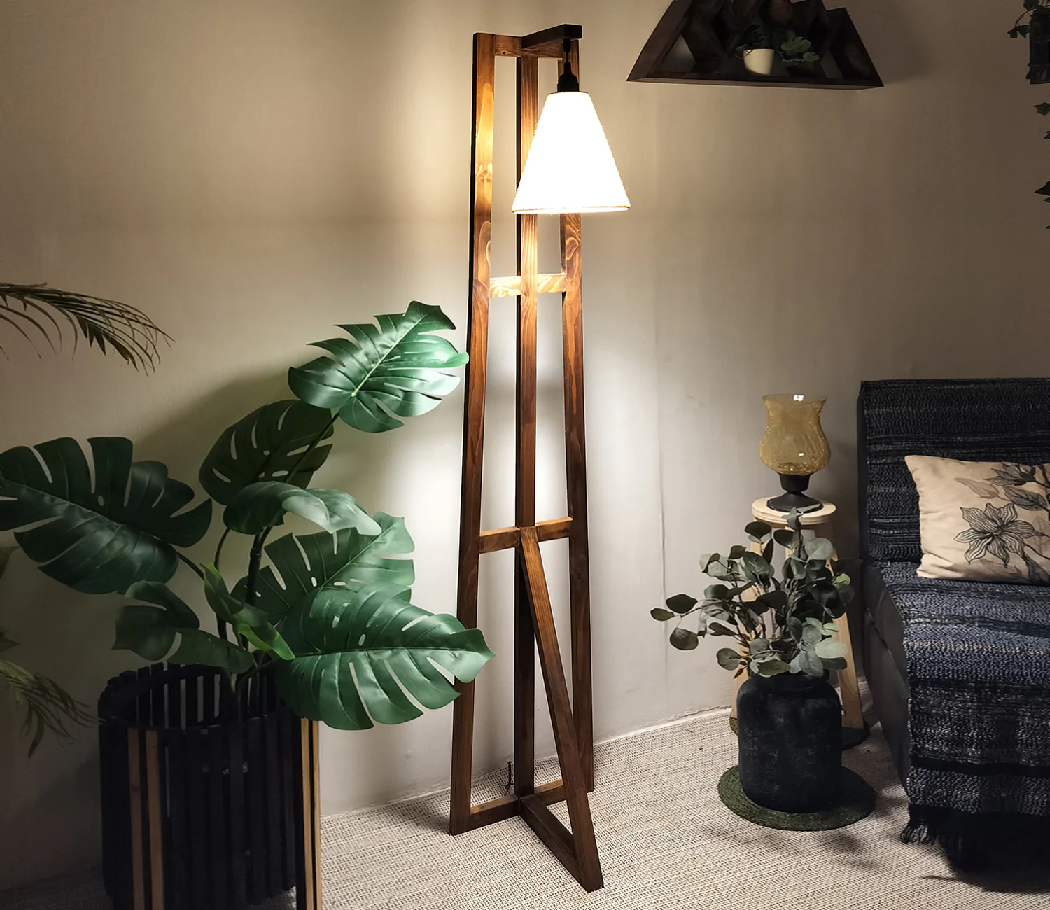 Premium Wooden Floor Lamp with Brown Base and Jute Fabric Lampshade - Image 2