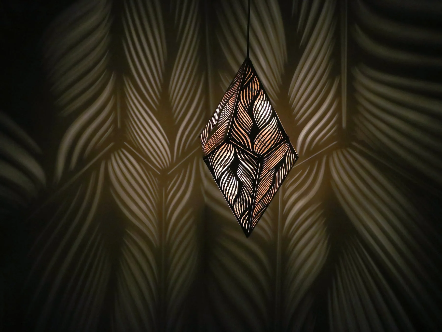 Stylish Laser-Cut Hanging Lamp - Image 3