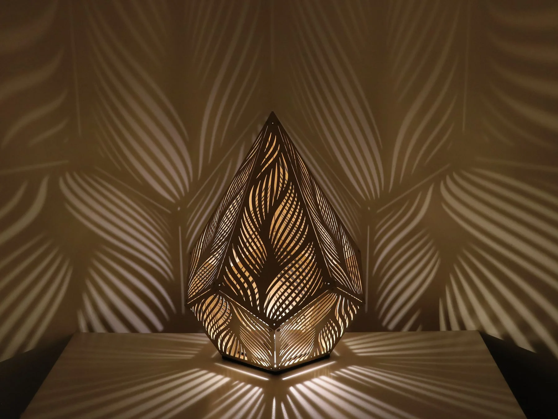 Stylish Shadow Casting Lamp - Image 3