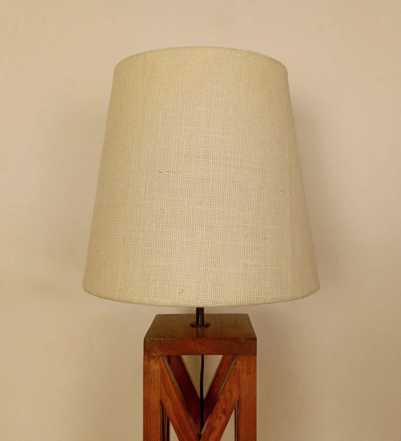 Symmetric Textured Wooden Base White Color Table Lamp - Image 3